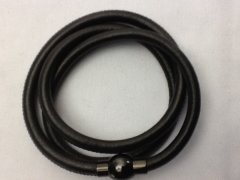 Armbnd i lder Sort med magnetls.